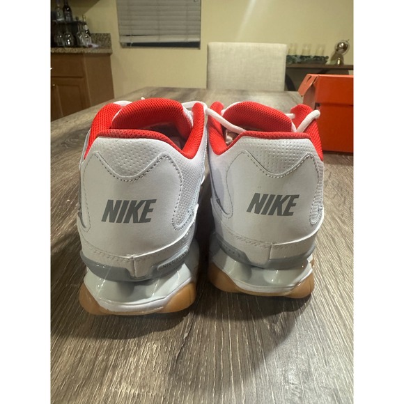 Nike Reax 8 TR Mesh White Wolf Grey Red Mens Training Shoes 621716-103 Size 10.5 - Picture 9 of 10